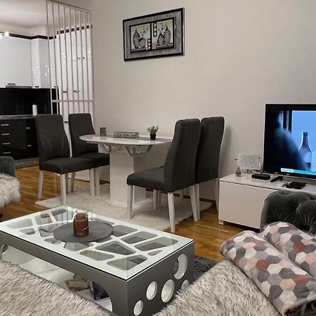 Apartman Nejra Tuzla Exterior foto